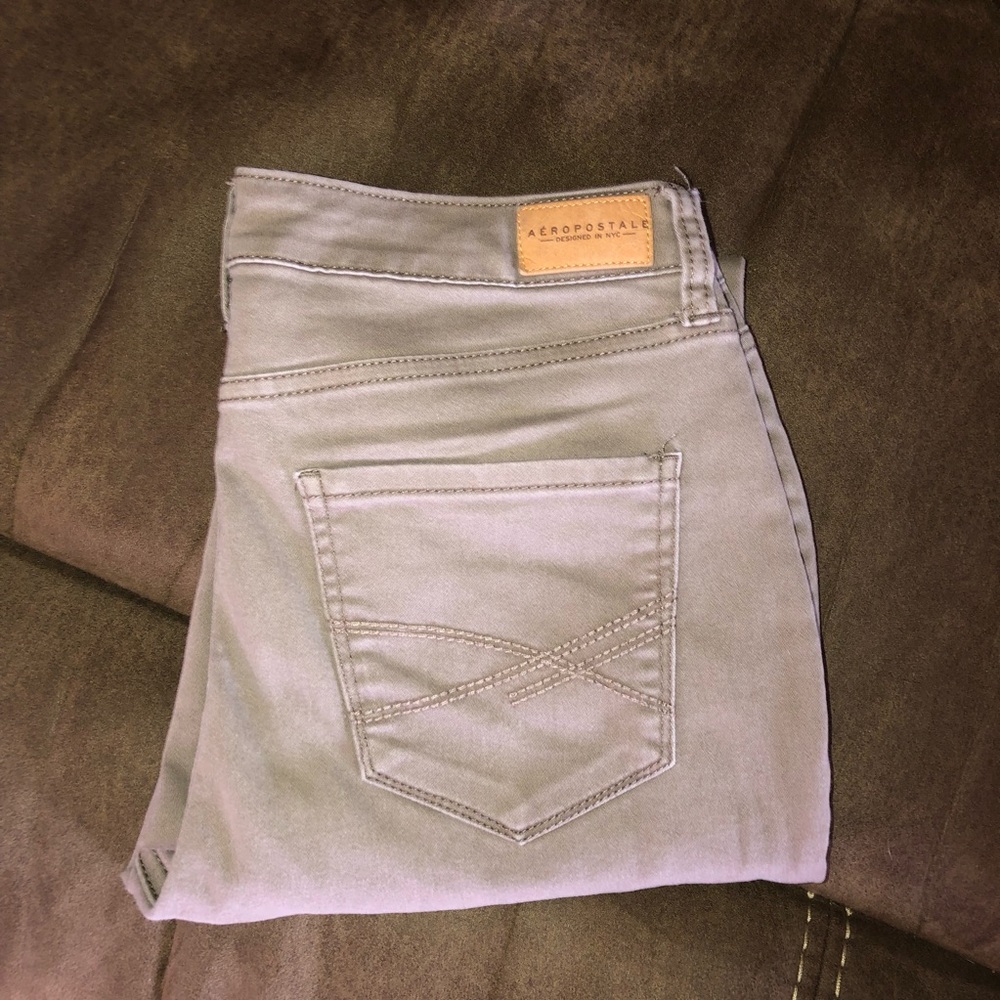 KHAKI PANTS